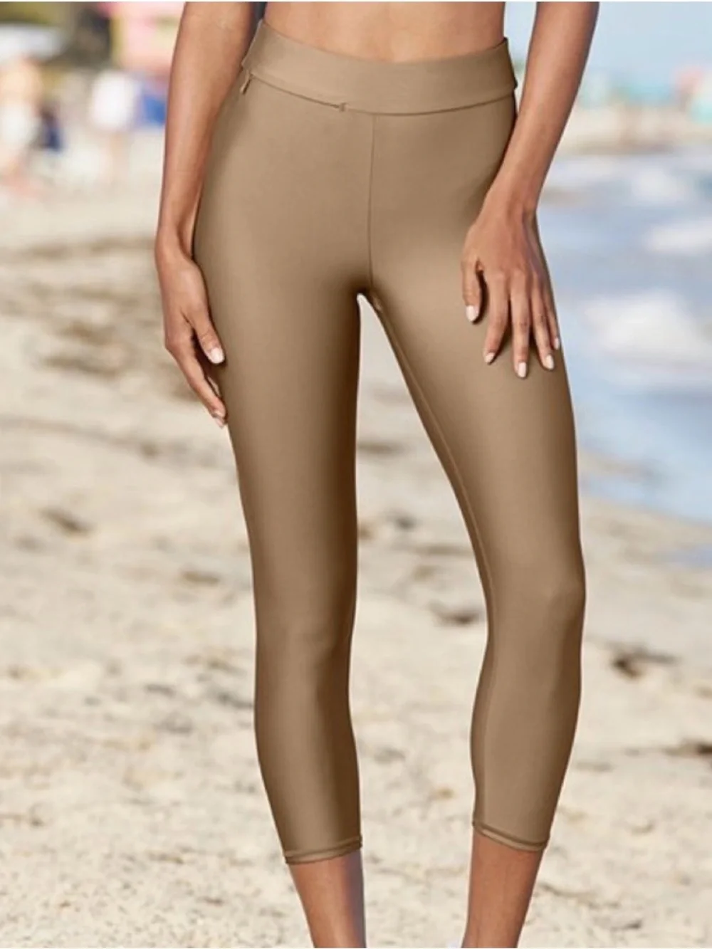 AIRLIFT
HIGH-WAIST CONCEAL-ZIP
CAPRI - Picture 1 of 6